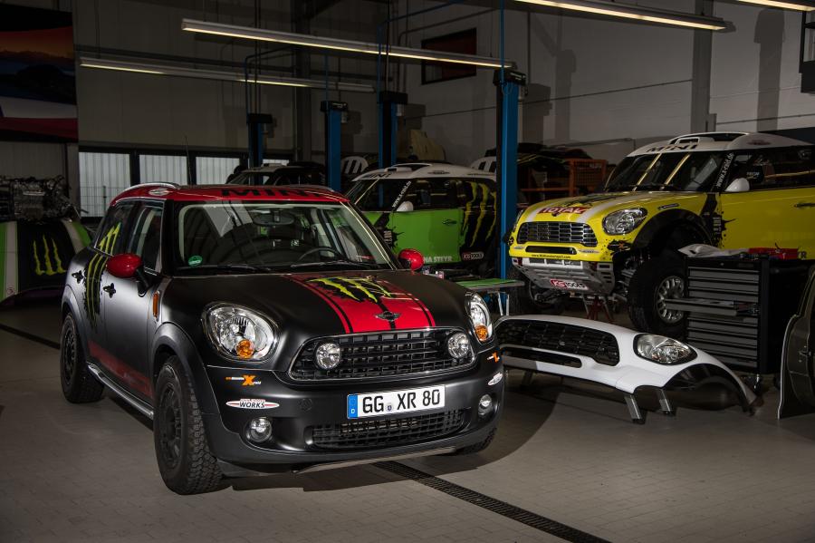  Mini Countryman X-Raid Service Vehicle 2012 года  (фото 2 из 41)